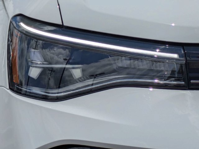 New 2026 Volkswagen Taos SE FWD image 10