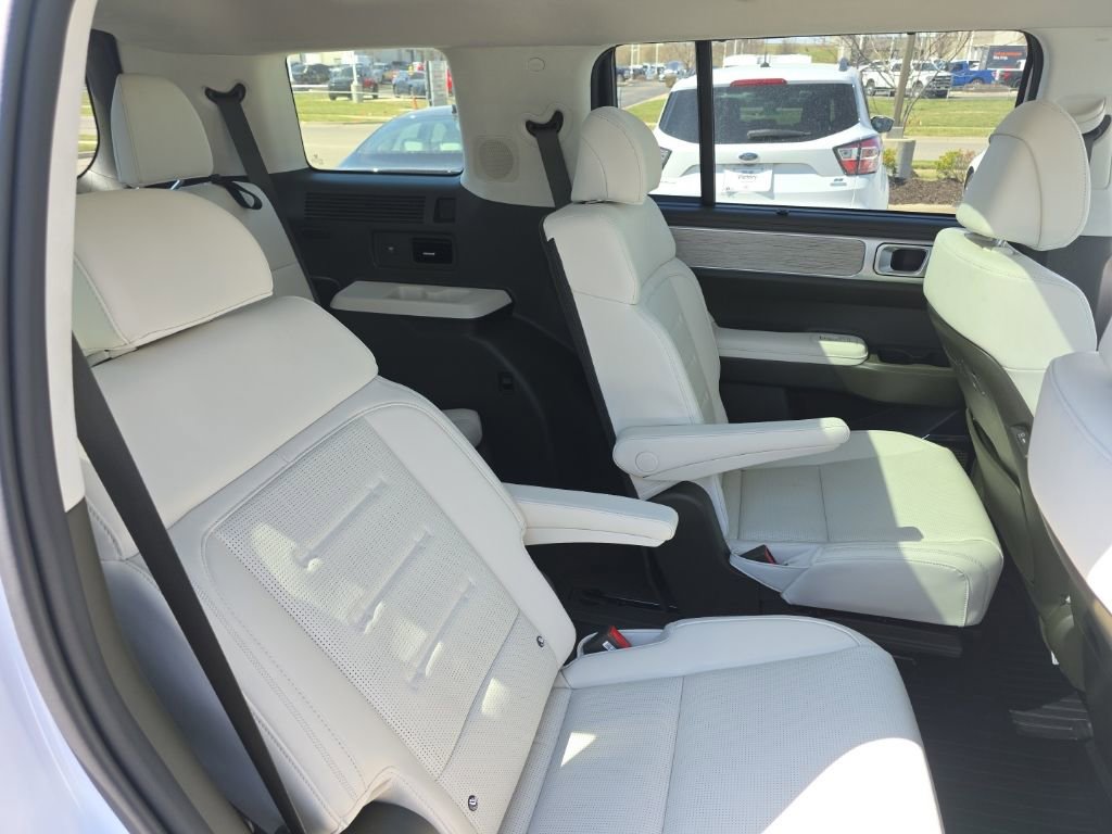 Used 2025 Hyundai Santa Fe Calligraphy image 21