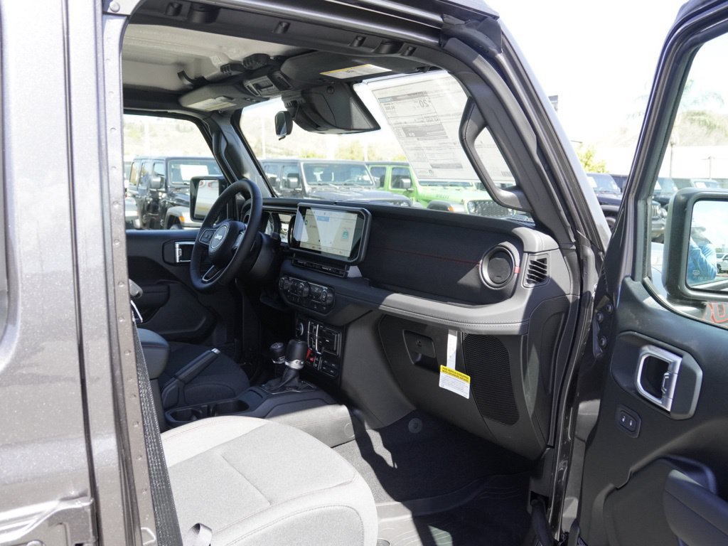 New 2026 Jeep Wrangler Unlimited Rubicon AWD/4WD image 23