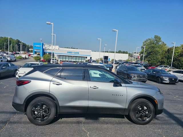 Used 2026 Chevrolet Blazer LT w/ Midnight/Sport Edition FWD image 9