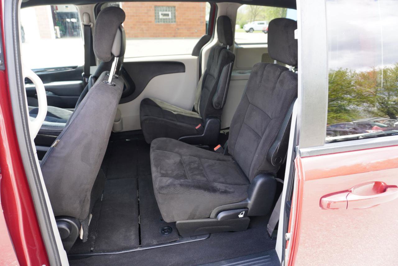 Used 2014 Dodge Grand Caravan SE FWD image 20