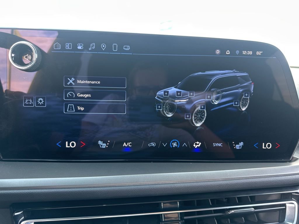 Used 2025 Chevrolet Traverse LT w/ Midnight/Sport Edition image 33