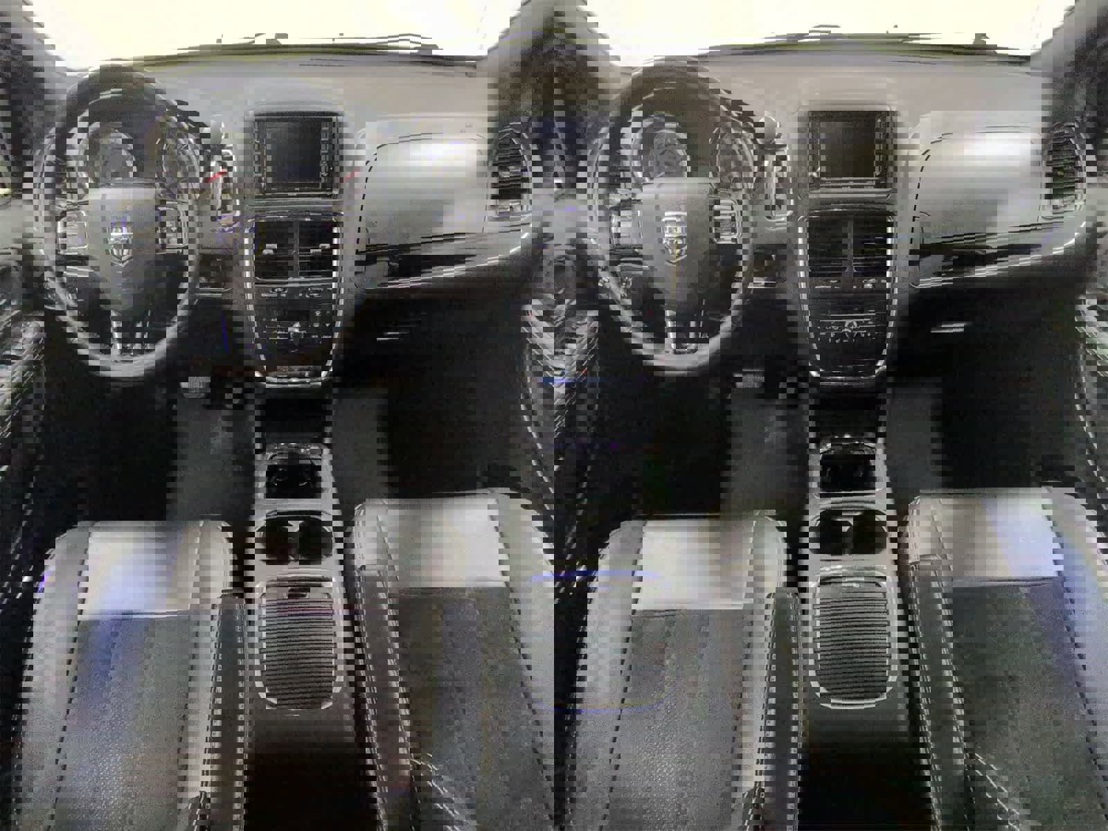 Certified 2018 Dodge Grand Caravan SXT w/ Driver Convenience Group image 16