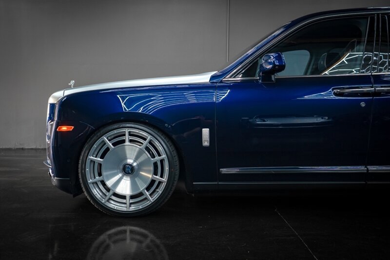 Used 2020 Rolls-Royce Cullinan AWD/4WD image 22