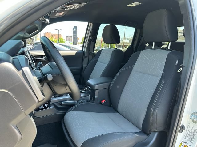 Certified 2023 Toyota Tacoma TRD Off-Road w/ Black Out Package (TMS) AWD/4WD image 10