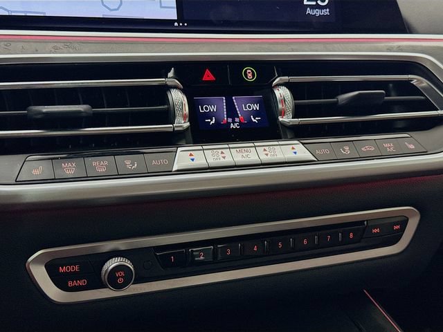Used 2022 BMW X5 xDrive40i w/ Premium Package AWD/4WD image 16