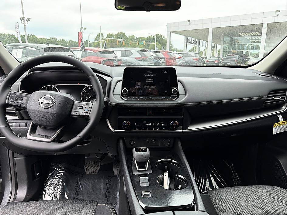 Certified 2026 Nissan Rogue SV FWD image 14