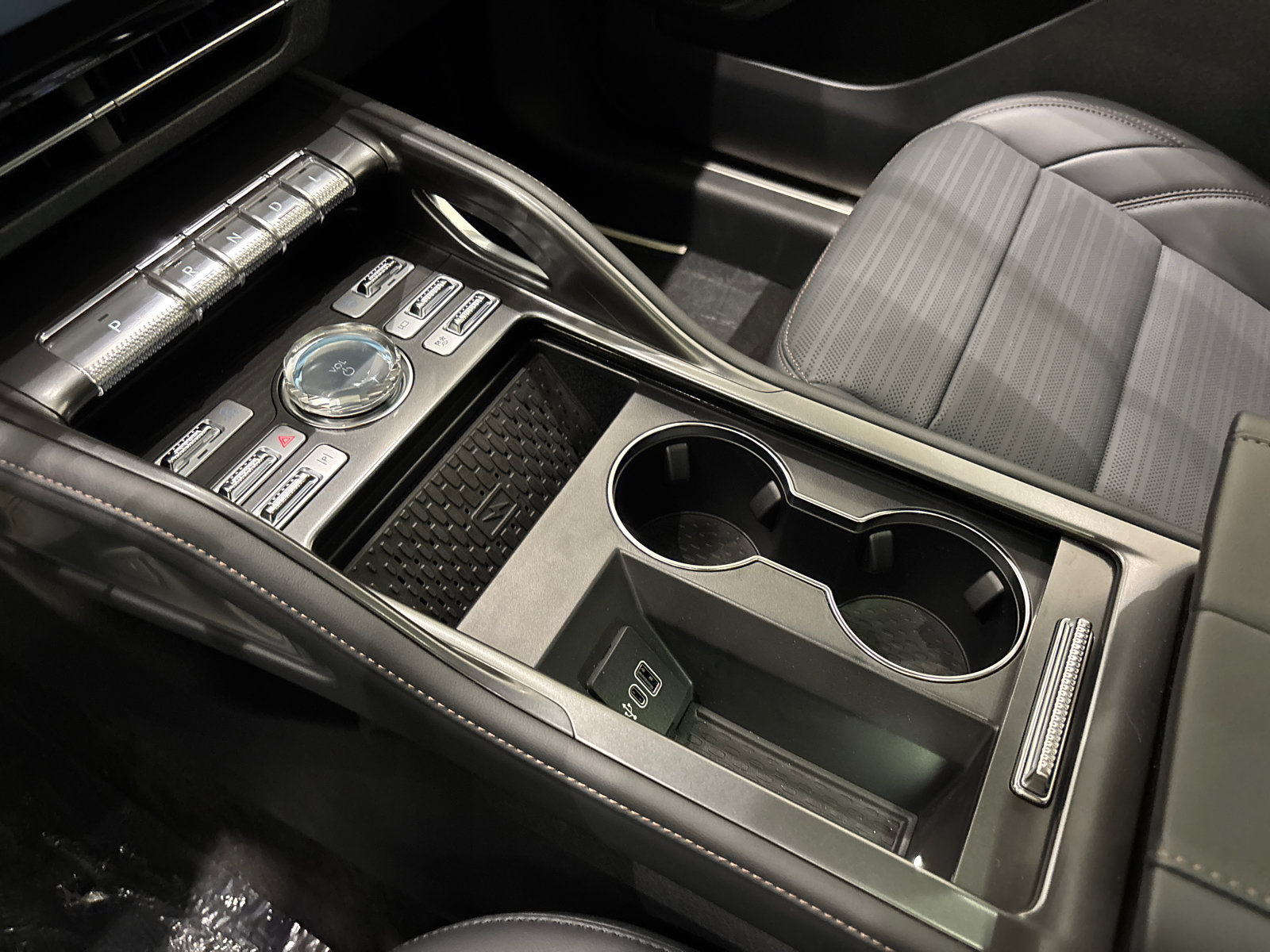 New 2026 Lincoln Nautilus Reserve w/ Jet Appearance Package AWD/4WD image 24