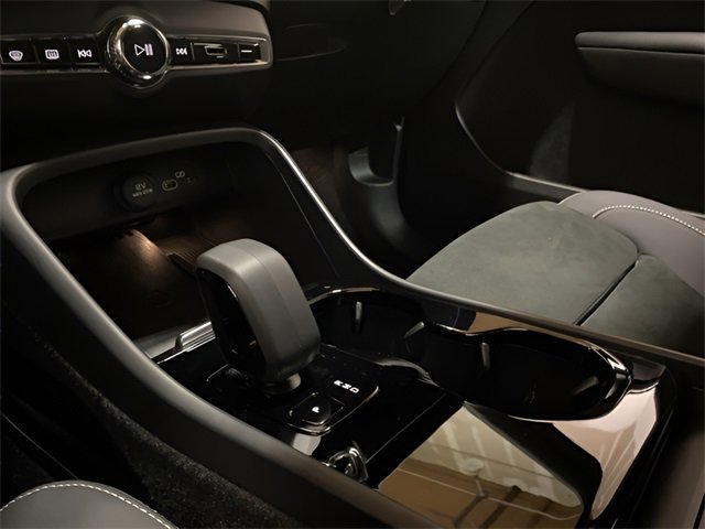 Used 2023 Volvo XC40 Recharge Ultimate w/ Protection Package Premier image 44