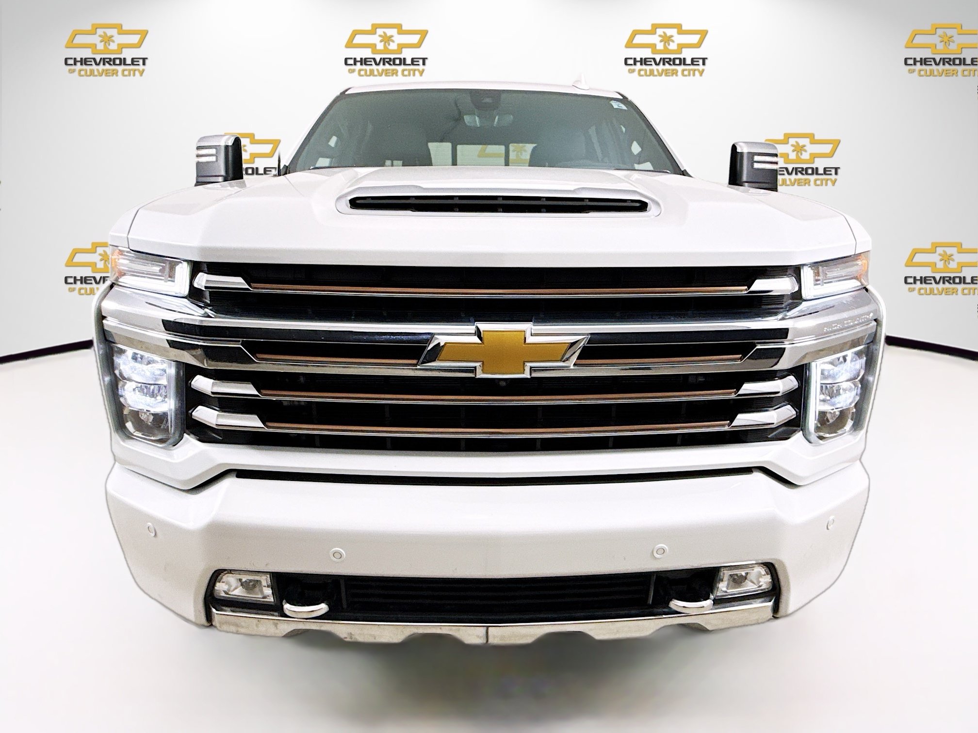 Used 2023 Chevrolet Silverado 3500 High Country AWD/4WD image 2
