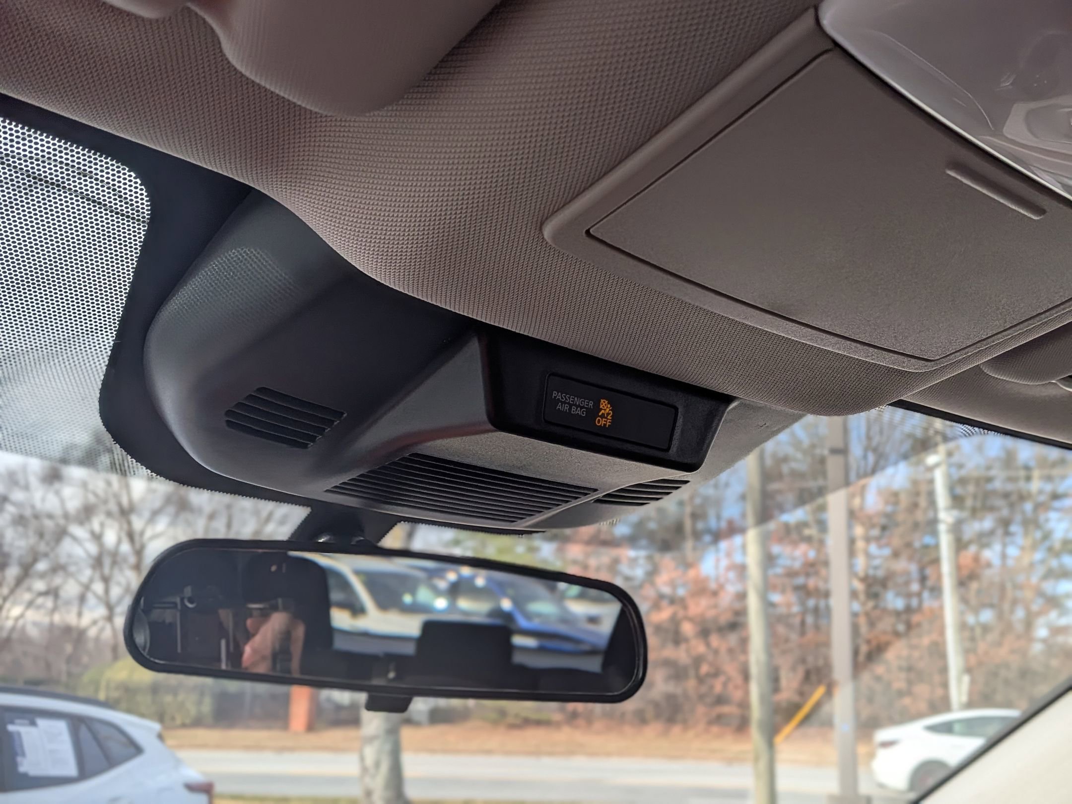 Used 2023 Nissan Rogue SV image 30