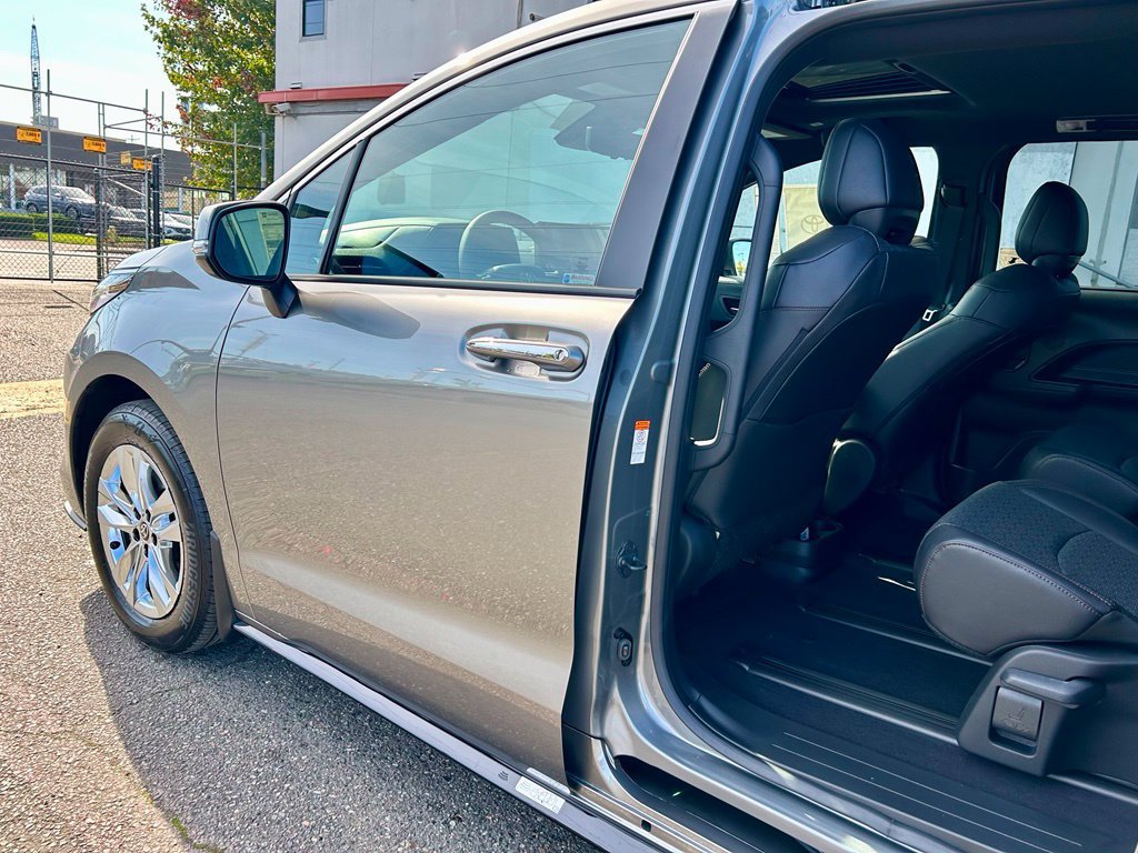 New 2026 Toyota Sienna Limited AWD/4WD image 11
