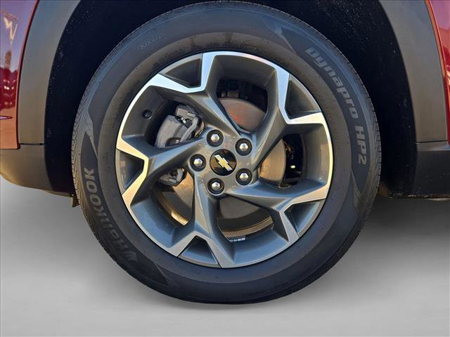 Certified 2025 Chevrolet Trax LT image 23