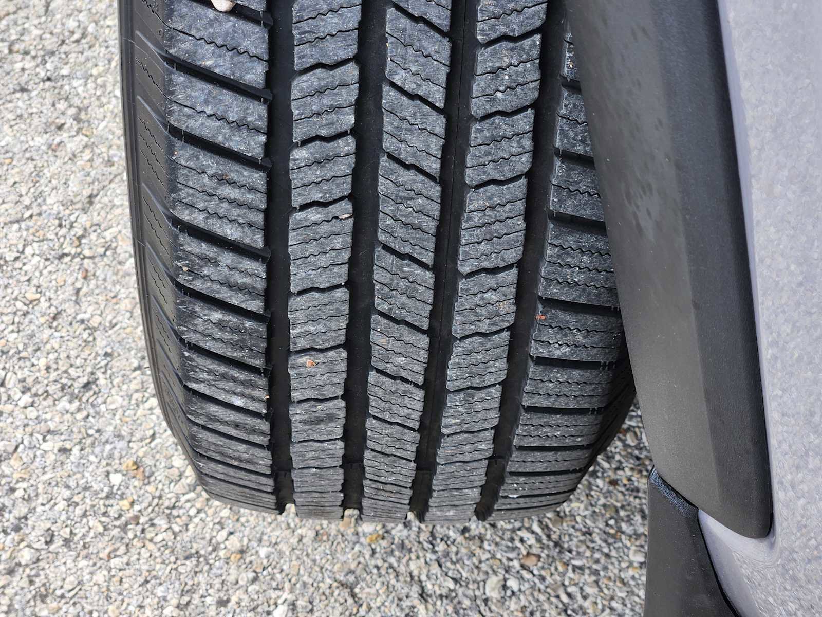 Used 2019 Toyota RAV4 Limited image 10