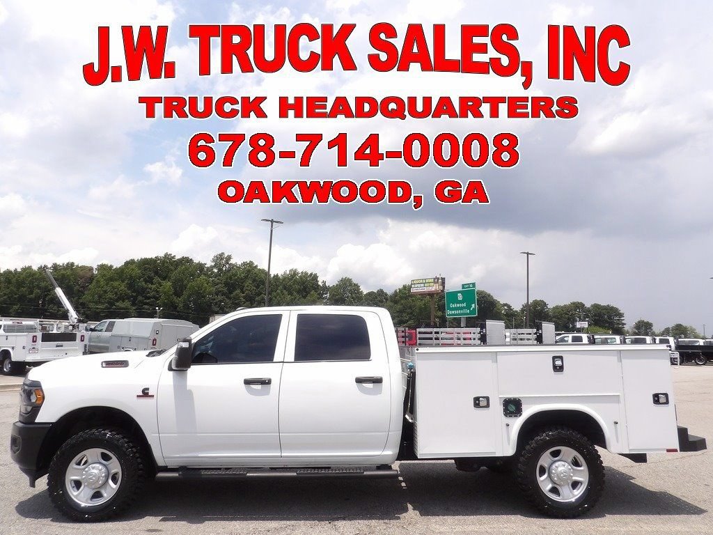 Used 2024 RAM 2500 Tradesman w/ Snow Chief Group AWD/4WD image 2