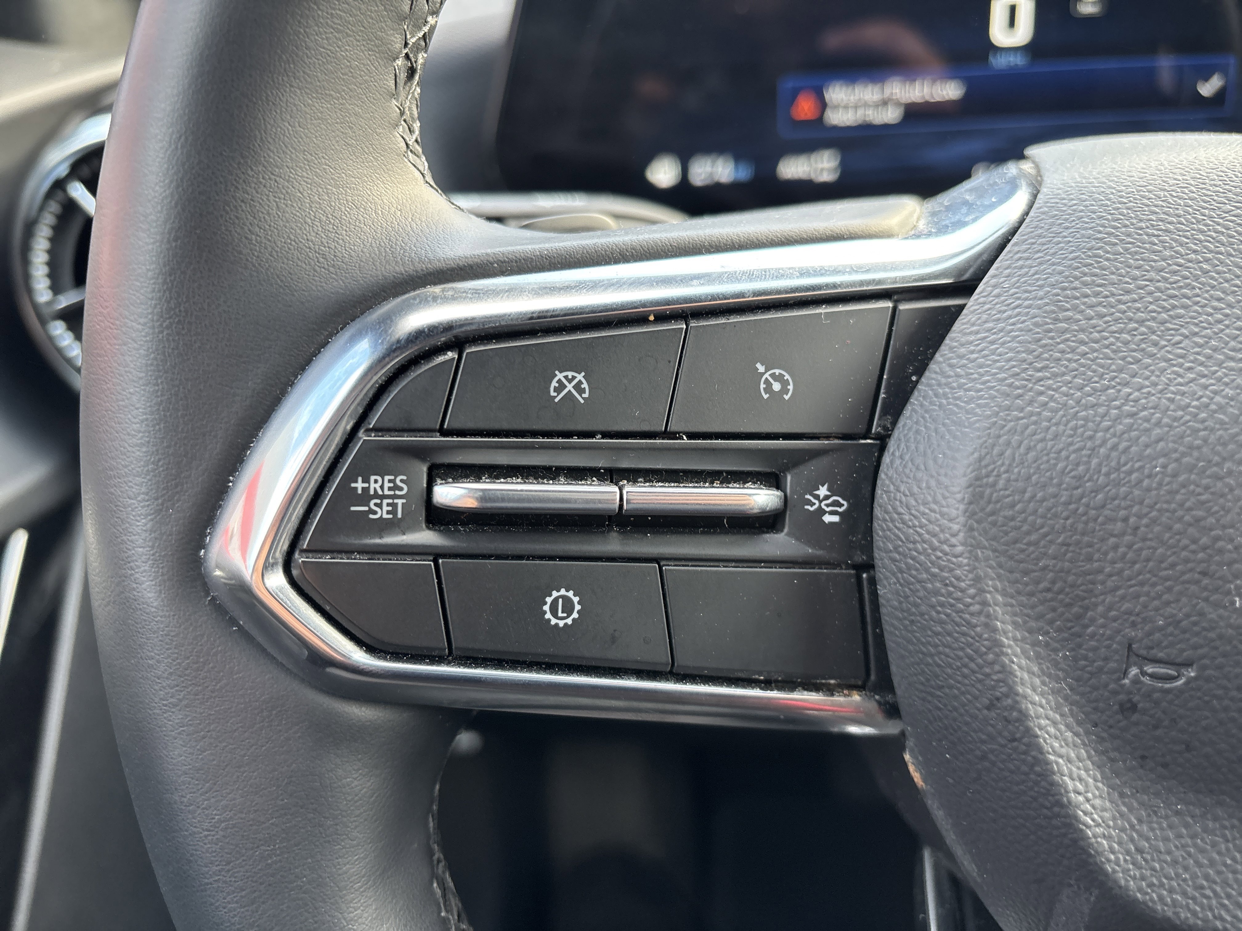 Used 2025 Chevrolet Equinox LT AWD/4WD image 19