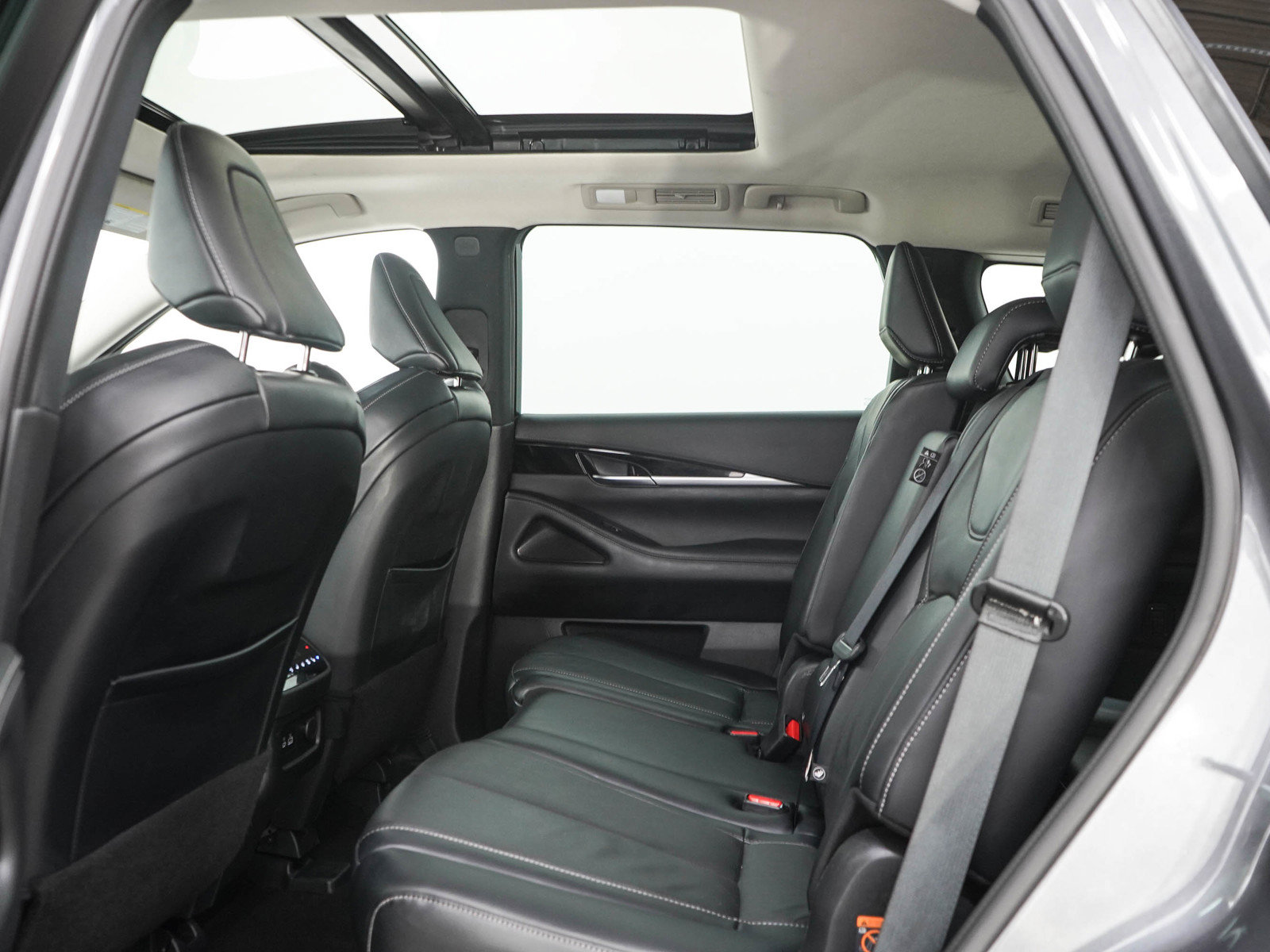 Used 2023 INFINITI QX60 Pure AWD/4WD image 16