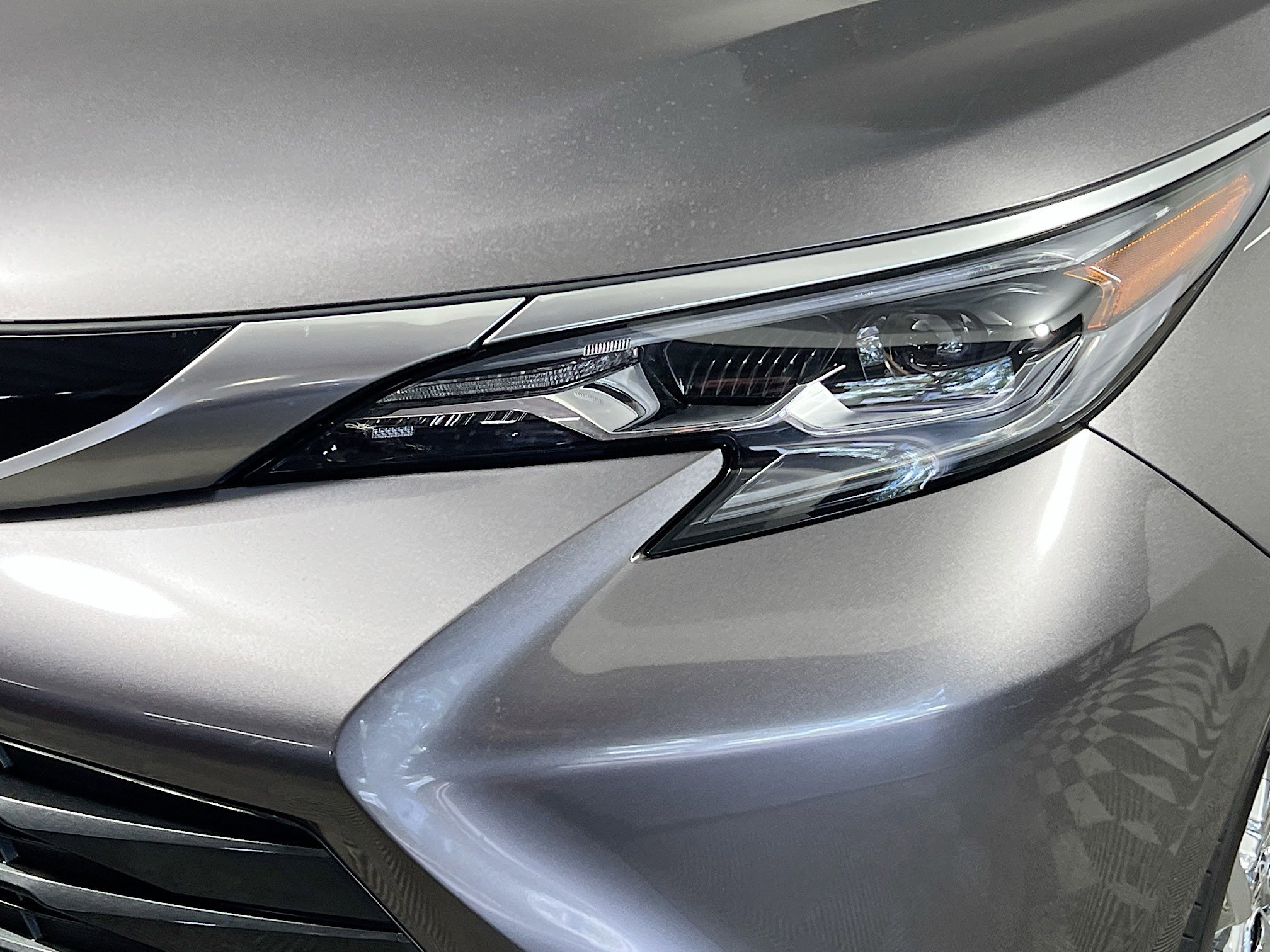 Used 2024 Toyota Sienna Platinum image 12