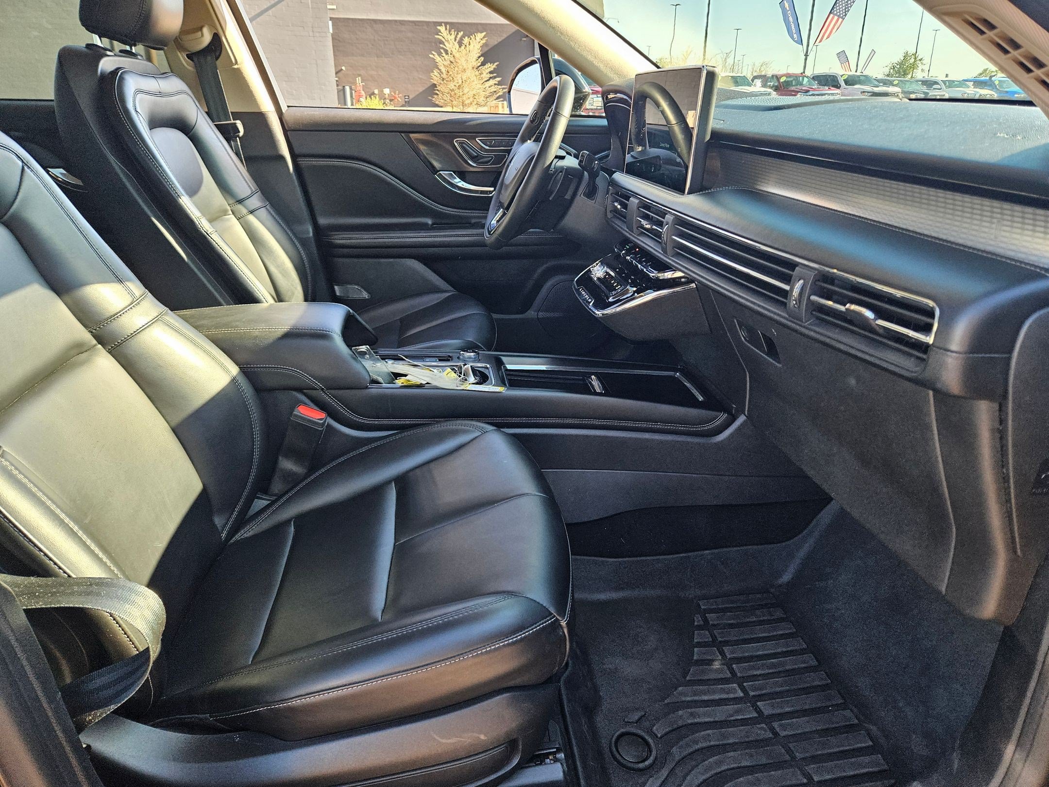 Used 2023 Lincoln Corsair AWD image 26