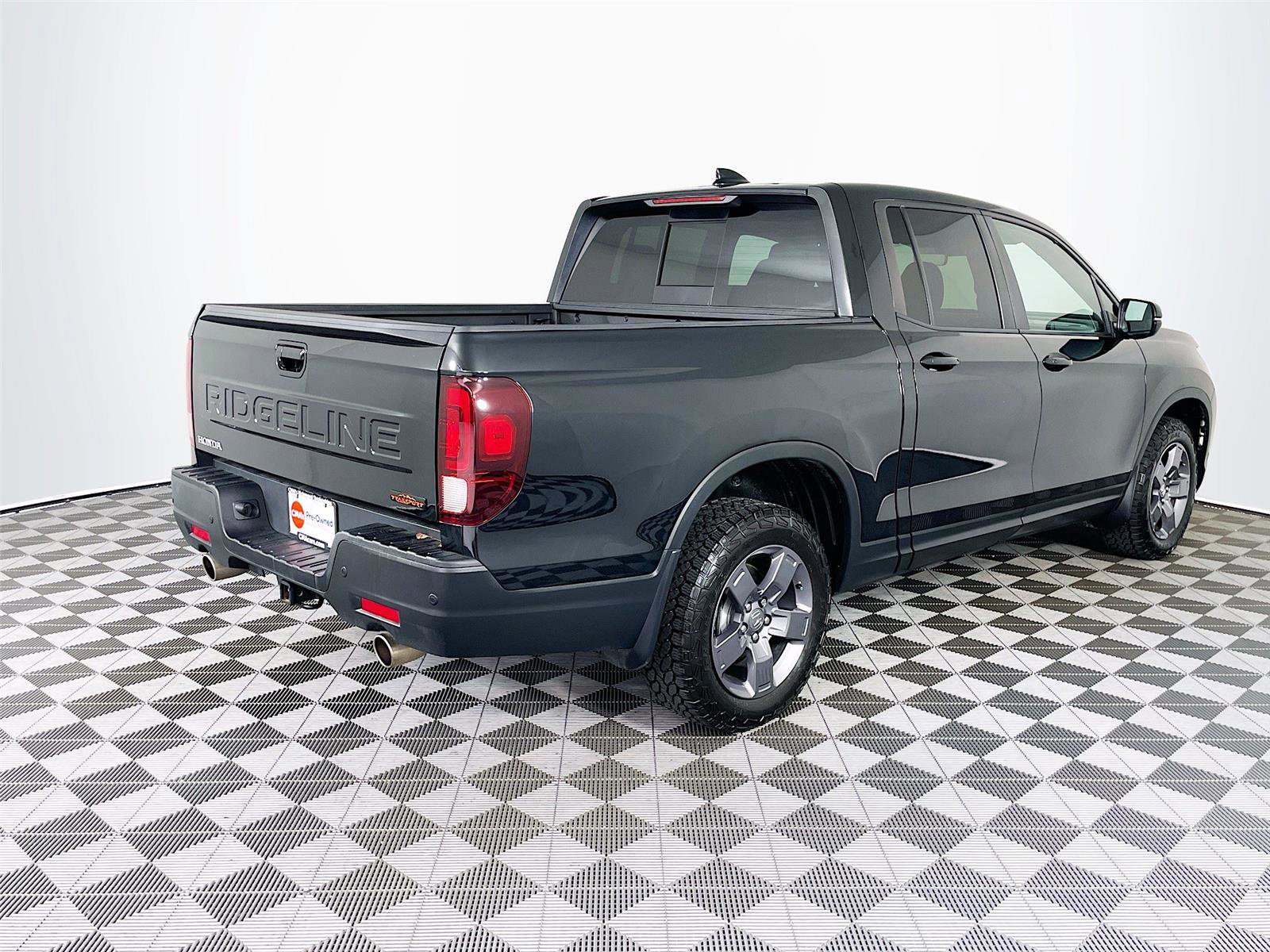 Used 2025 Honda Ridgeline TrailSport image 11