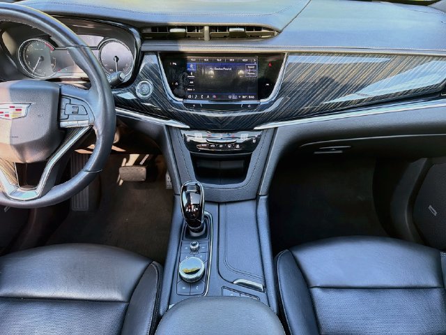 Used 2024 Cadillac XT6 Premium Luxury FWD image 23
