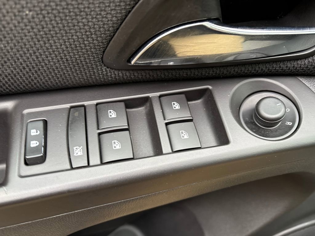 Used 2016 Chevrolet Cruze LT w/ Technology Package FWD image 12