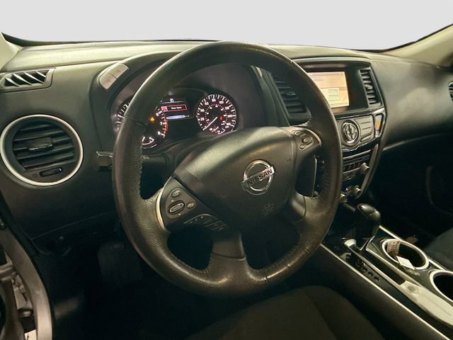 Used 2016 Nissan Pathfinder SV image 12