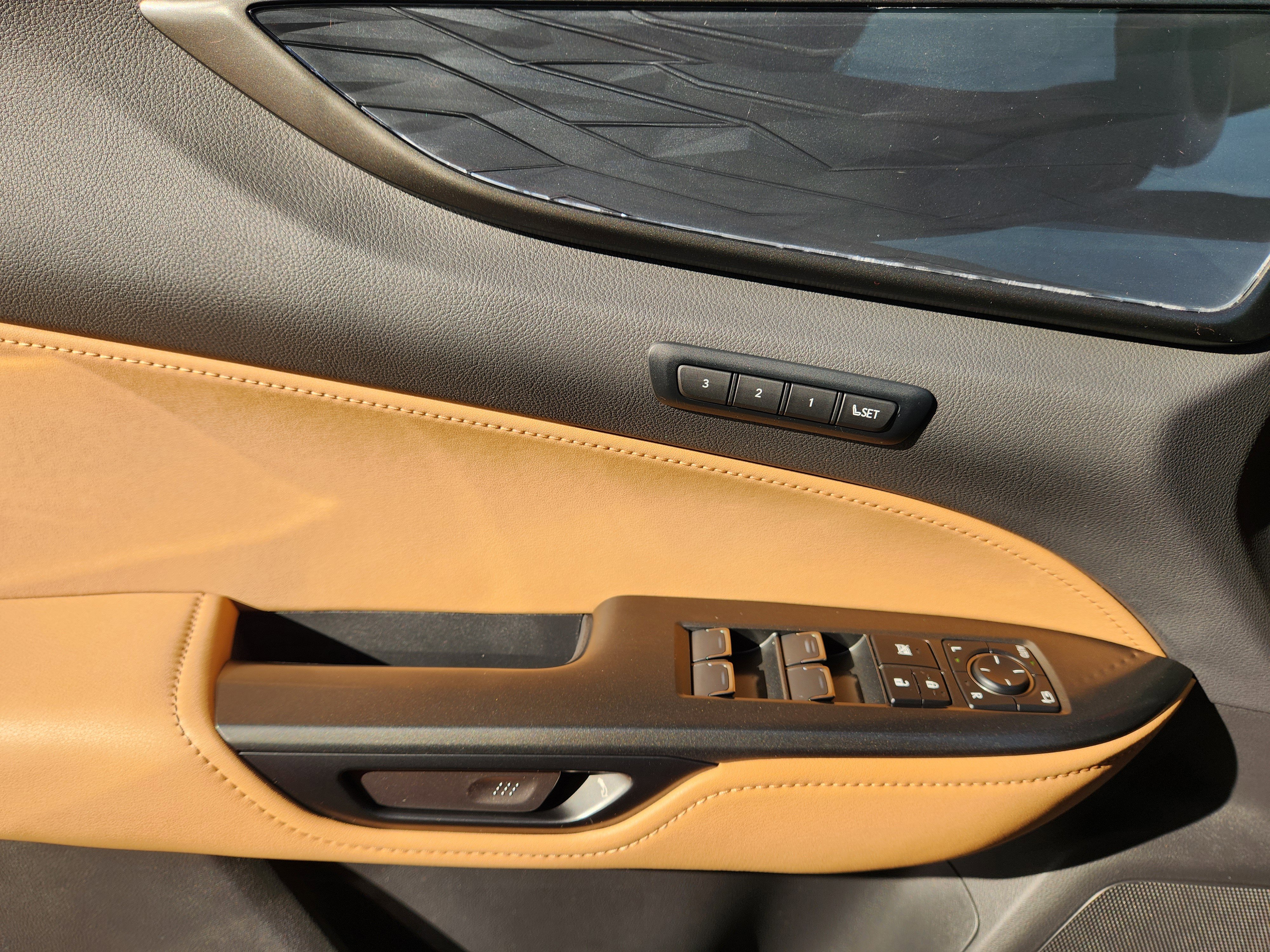 Certified 2025 Lexus NX 250 FWD w/ Accessory Package (2T) image 26