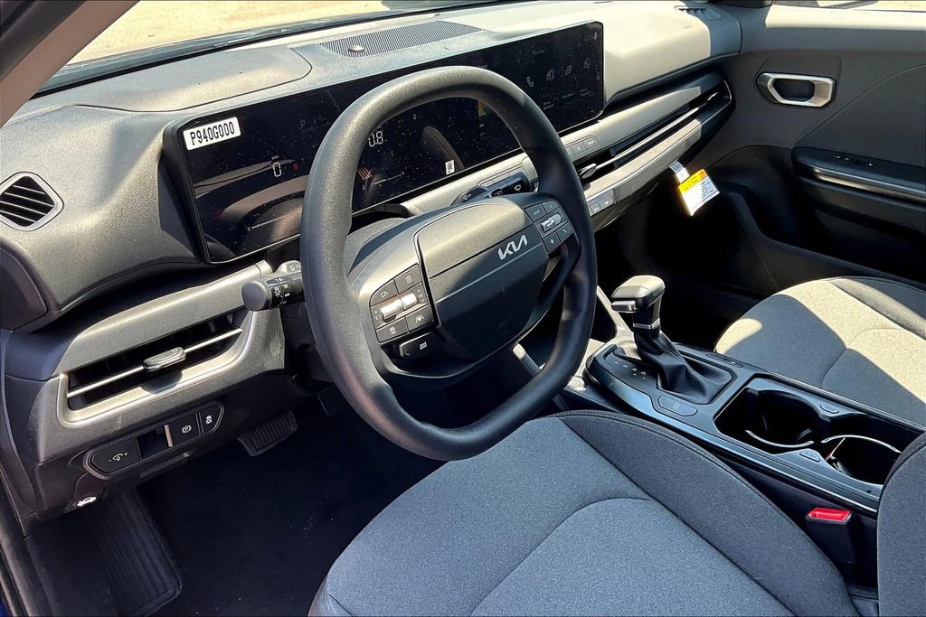 New 2025 Kia K4 LXS image 17