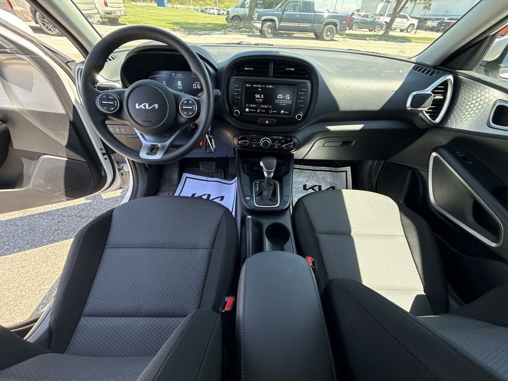 Used 2024 Kia Soul LX FWD image 22