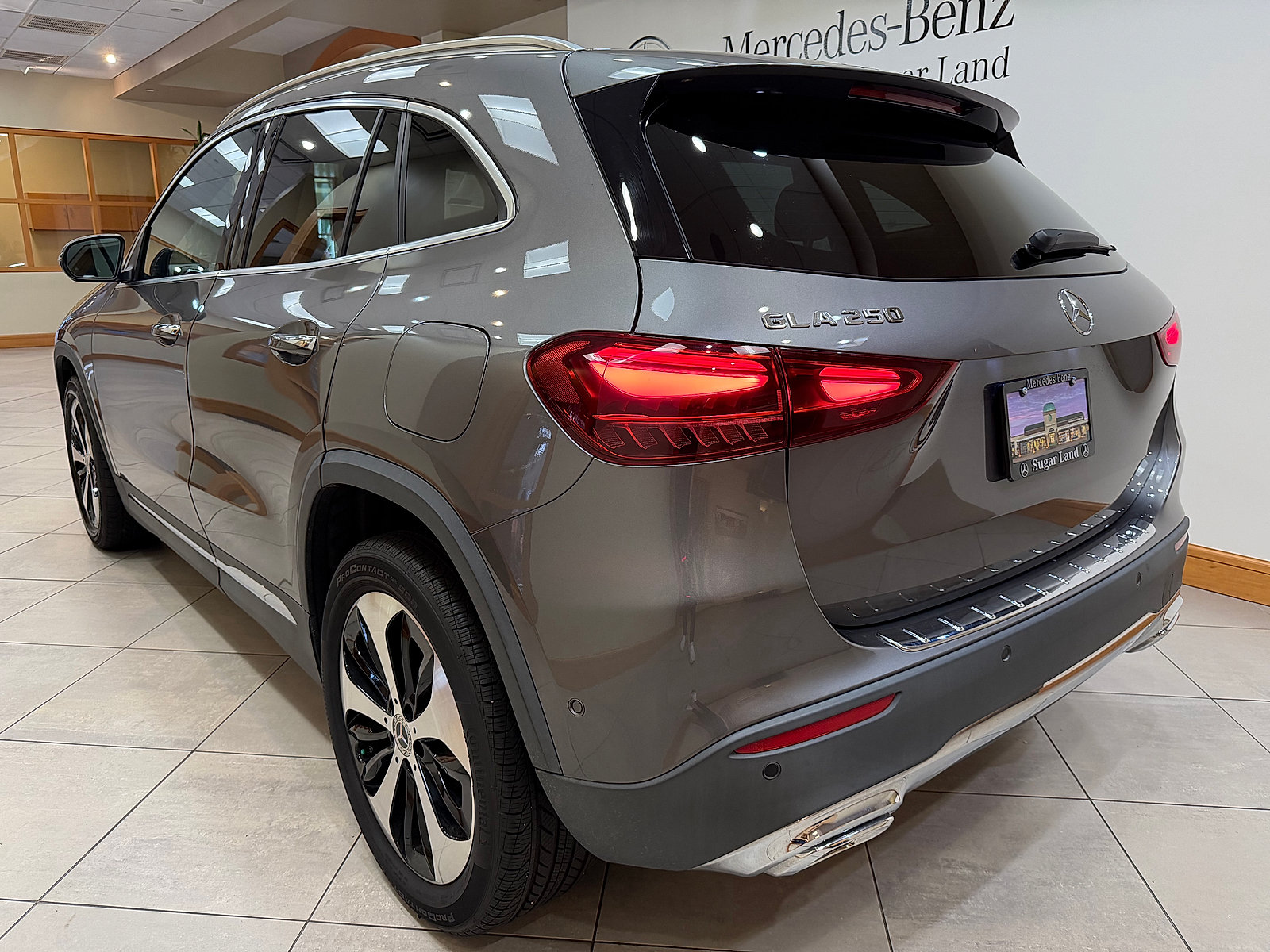 Used 2025 Mercedes-Benz GLA 250 image 4