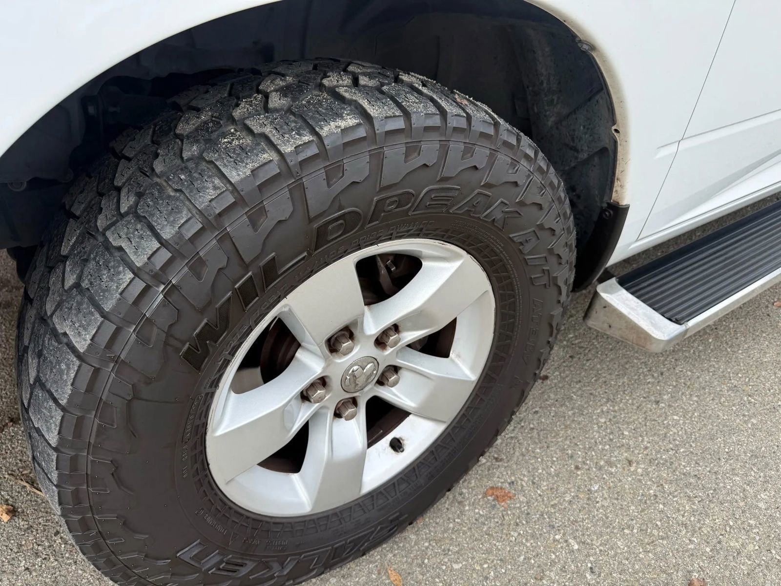 Used 2014 RAM 1500 Classic SLT image 2