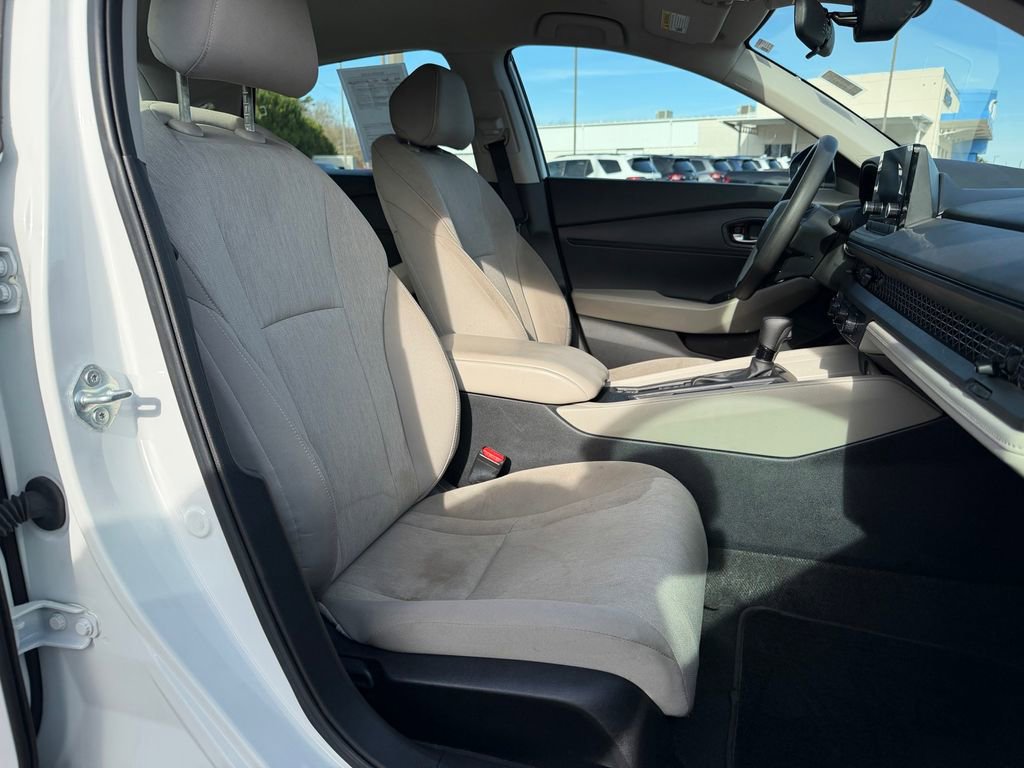 Used 2023 Honda Accord LX image 13