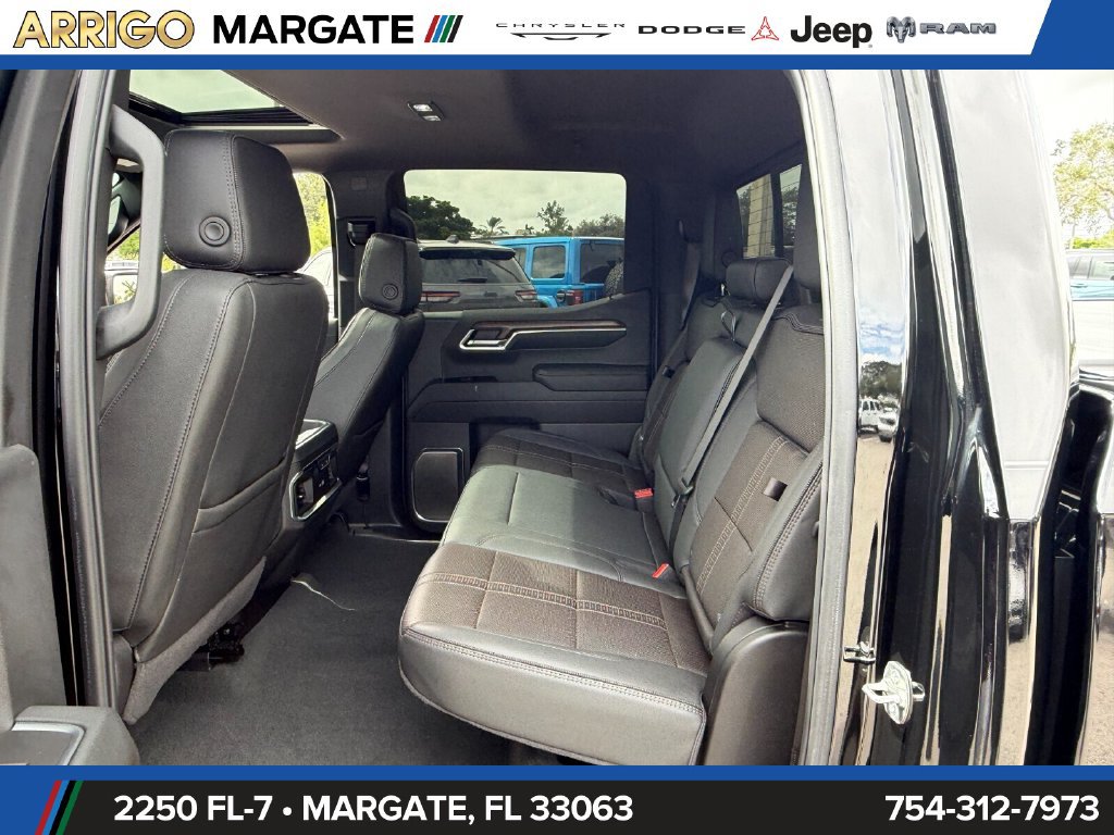 Used 2025 Chevrolet Silverado 1500 High Country w/ High Country Premium Package AWD/4WD image 11