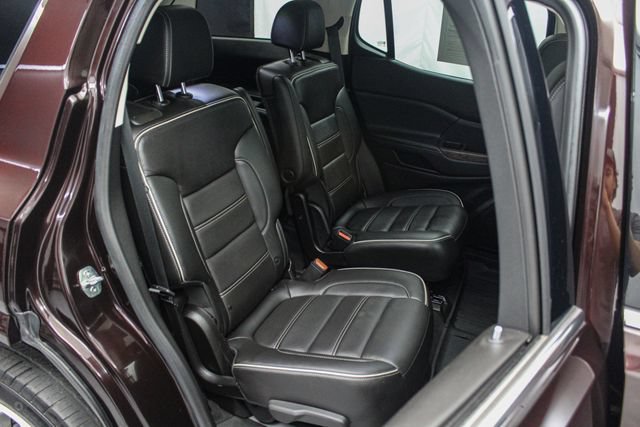 Certified 2021 GMC Acadia Denali w/ Denali Ultimate Package AWD/4WD image 17