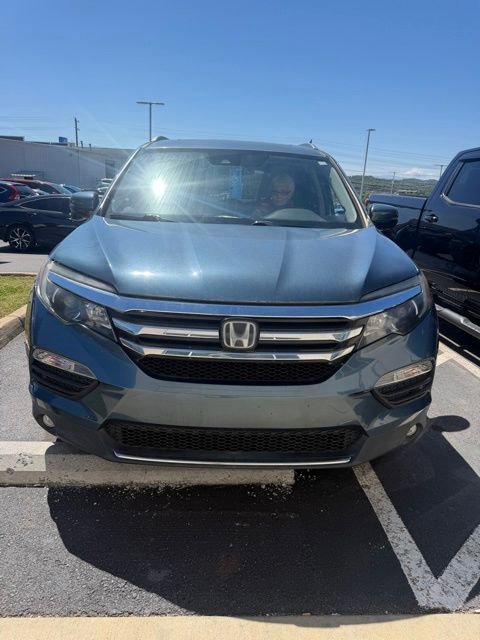 Used 2017 Honda Pilot Touring image 3