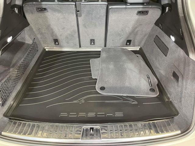 Certified 2025 Porsche Cayenne w/ Premium Package Plus image 20