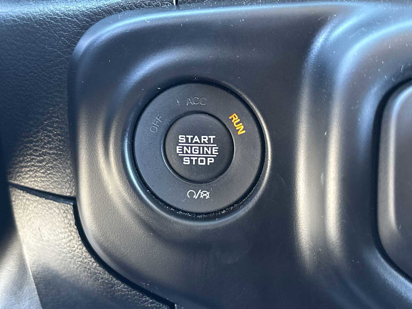 Certified 2020 Jeep Wrangler Sport image 24