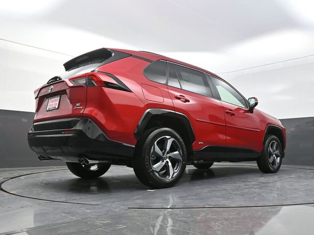 Used 2025 Toyota RAV4 SE w/ Weather & Moonroof Package image 30