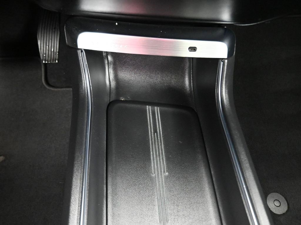 Used 2023 Cadillac Lyriq 2WD image 28