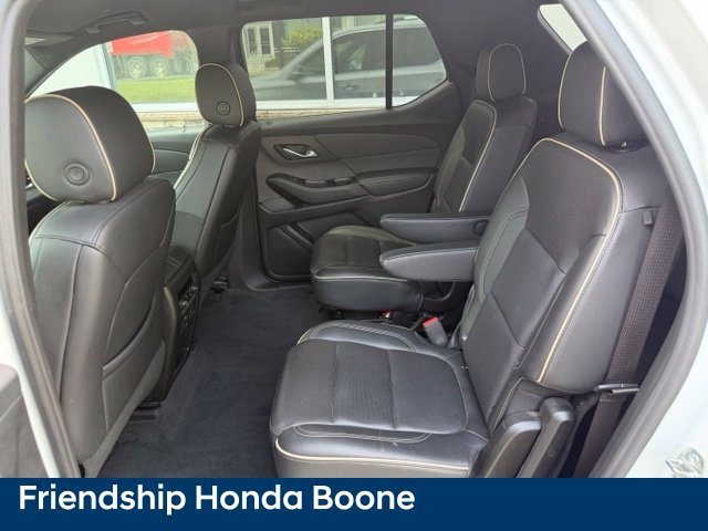 Used 2023 Chevrolet Traverse Premier FWD image 32