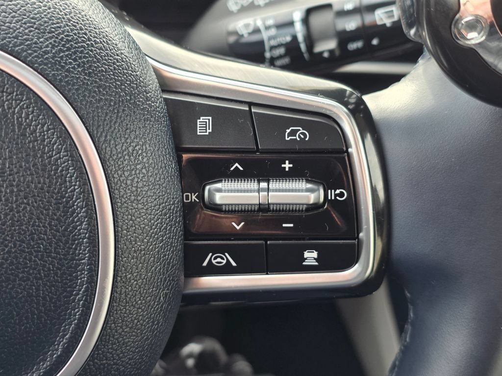 Used 2025 Kia Carnival SX Prestige FWD image 53