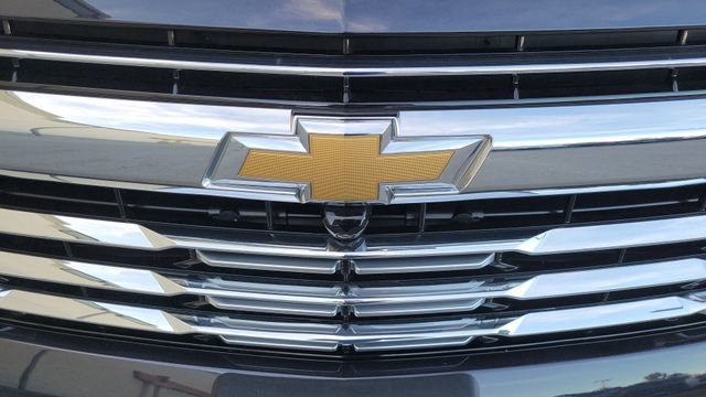 Used 2025 Chevrolet Suburban Premier image 9
