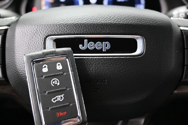 Used 2026 Jeep Grand Cherokee Limited AWD/4WD image 46