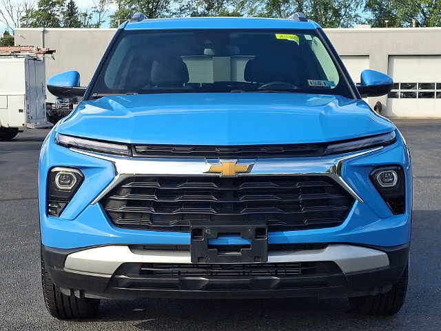 Certified 2024 Chevrolet TrailBlazer LT w/ LT Cold Weather Package AWD/4WD image 5