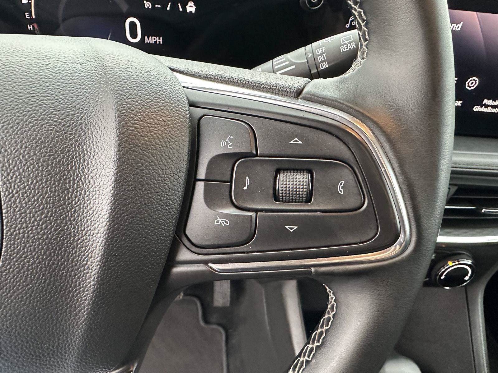 Used 2025 Buick Encore GX Preferred AWD/4WD image 25