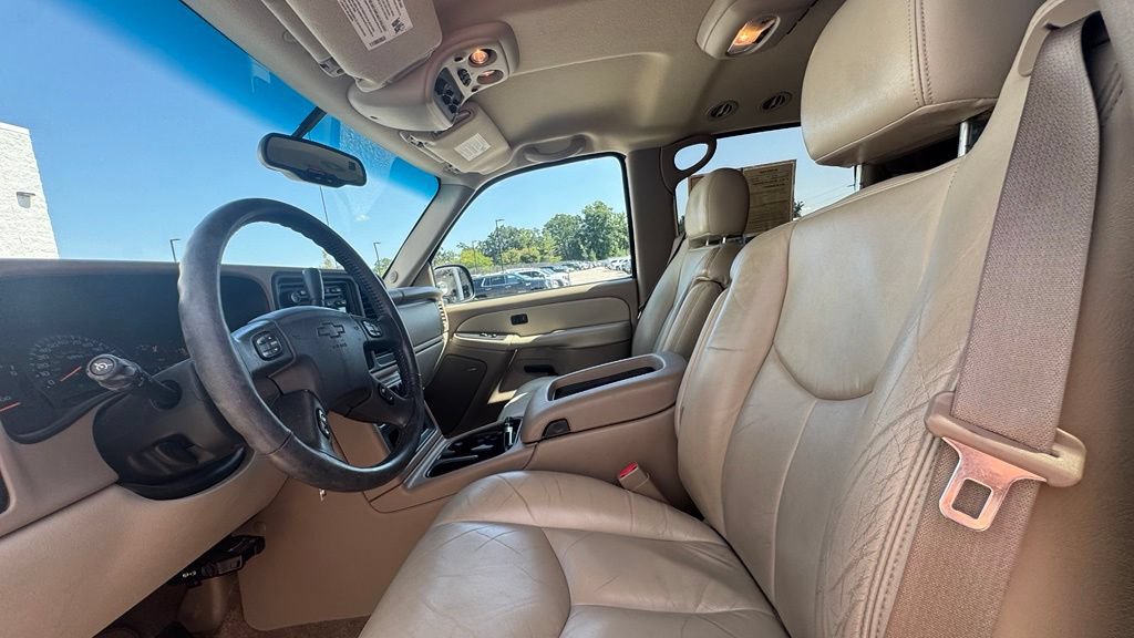 Used 2003 Chevrolet Suburban LS w/ LS Preferred Equipment Group AWD/4WD image 16