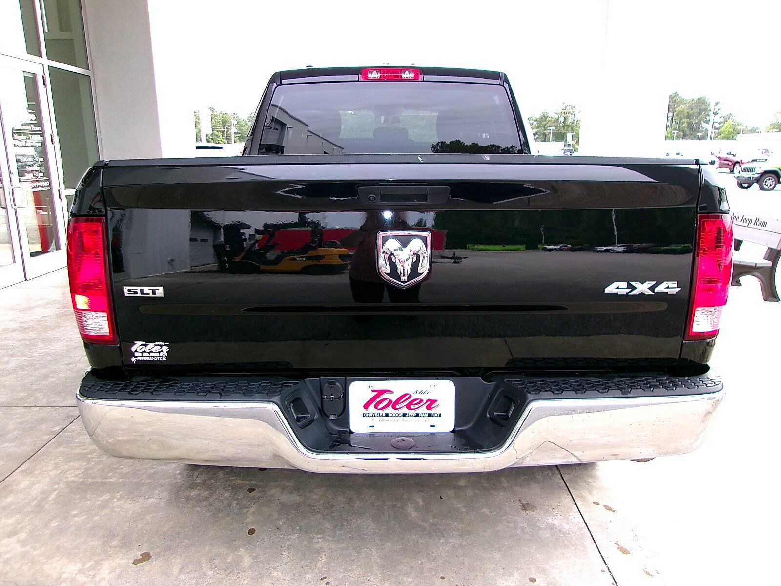 Used 2024 RAM 1500 Classic SLT AWD/4WD image 20