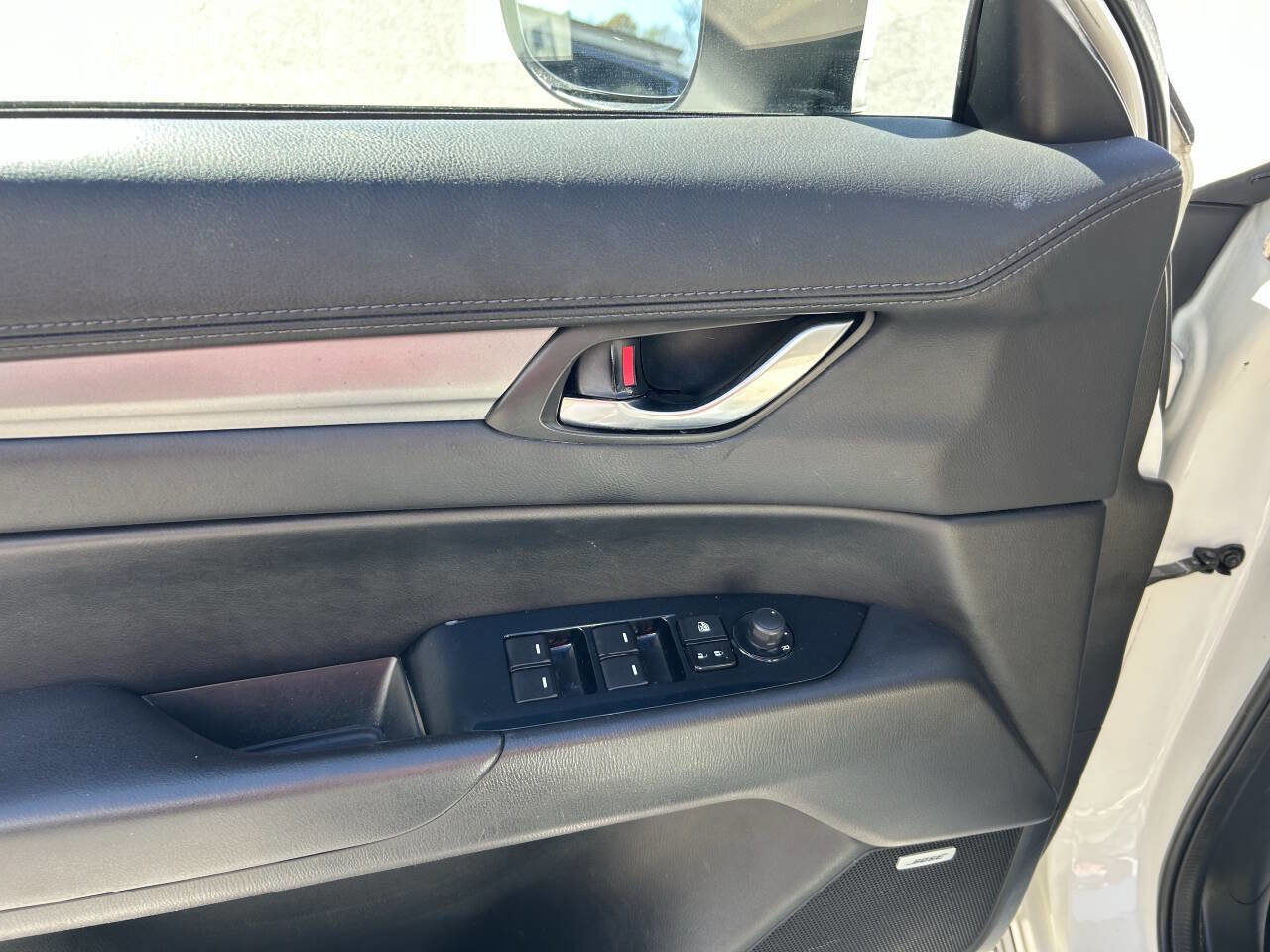 Used 2018 MAZDA CX-5 Touring w/ Preferred Equipment Package FWD image 13