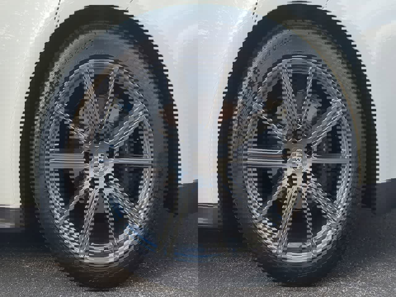 Used 2025 Porsche Panamera image 14